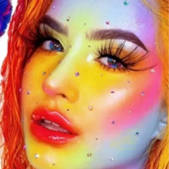 Lashes - Picture 4 of 4